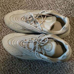 Adidas Ozelia Savana size 9.5